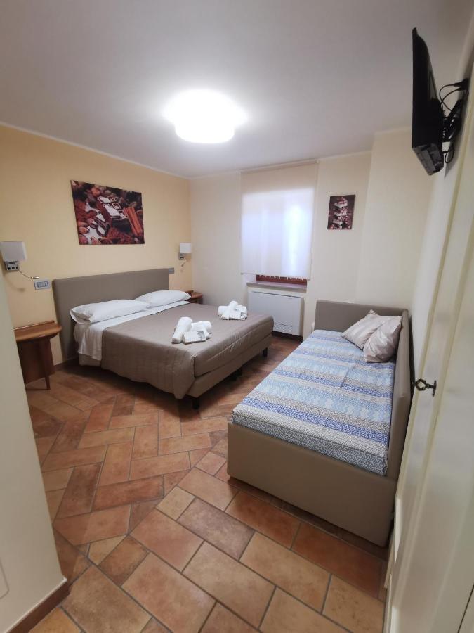 Lucyben Guesthouse Cascia Kültér fotó